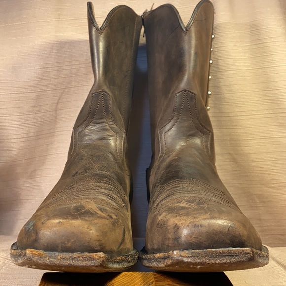 Handmade hardly worn leather studded cowboy boots - Picture 5 of 16